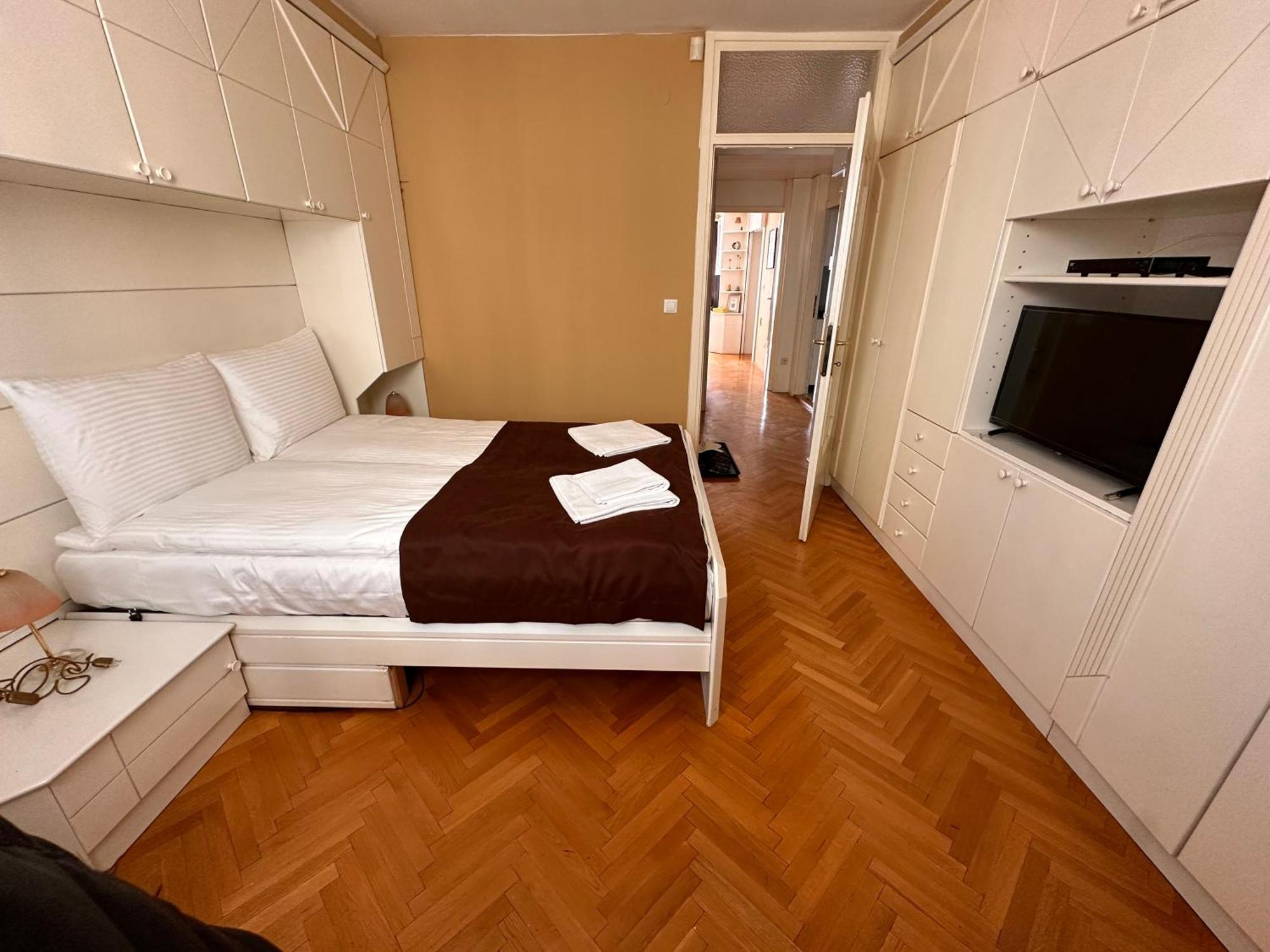 Urban Nest Apartment